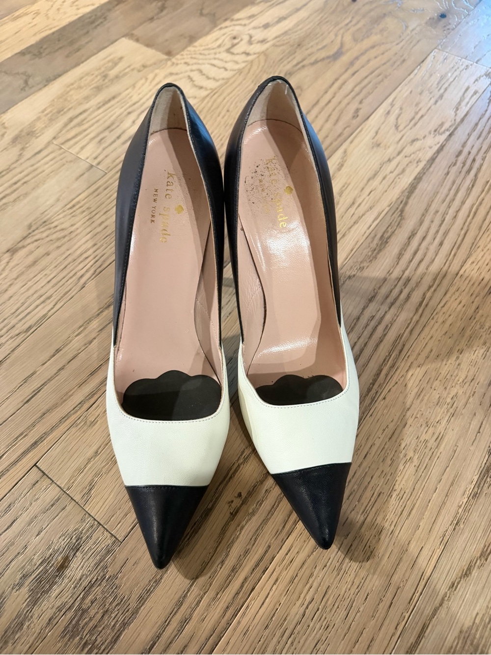 Kate Spade Black & White Cap Toe Pointed Pumps Size 8.5